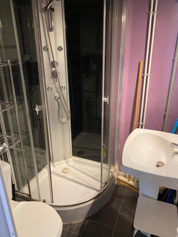 Les Studios Meubles De L'Avenue Bouloumie Віттель Екстер'єр фото